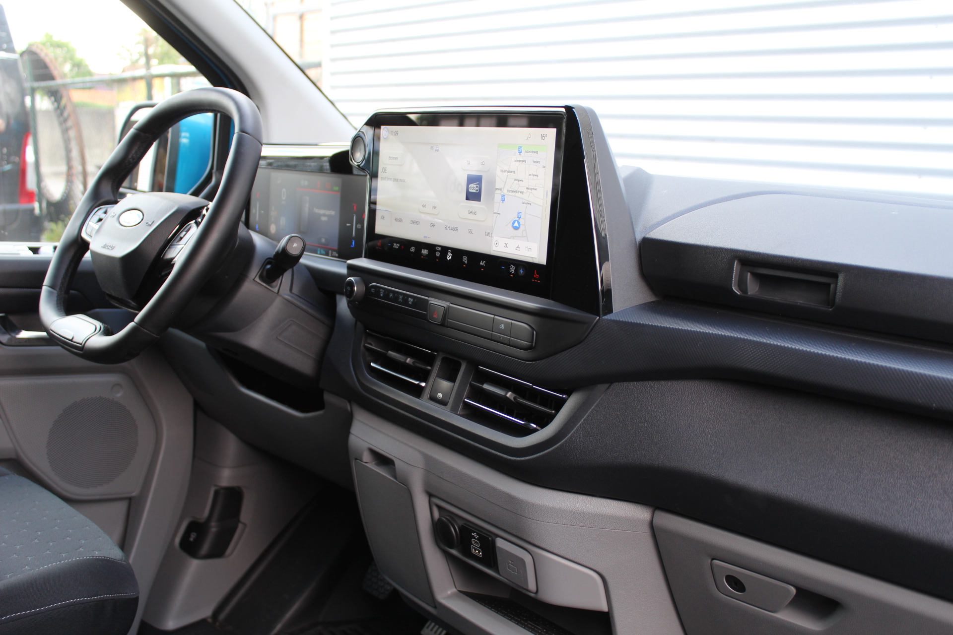 Ford E-Transit Custom