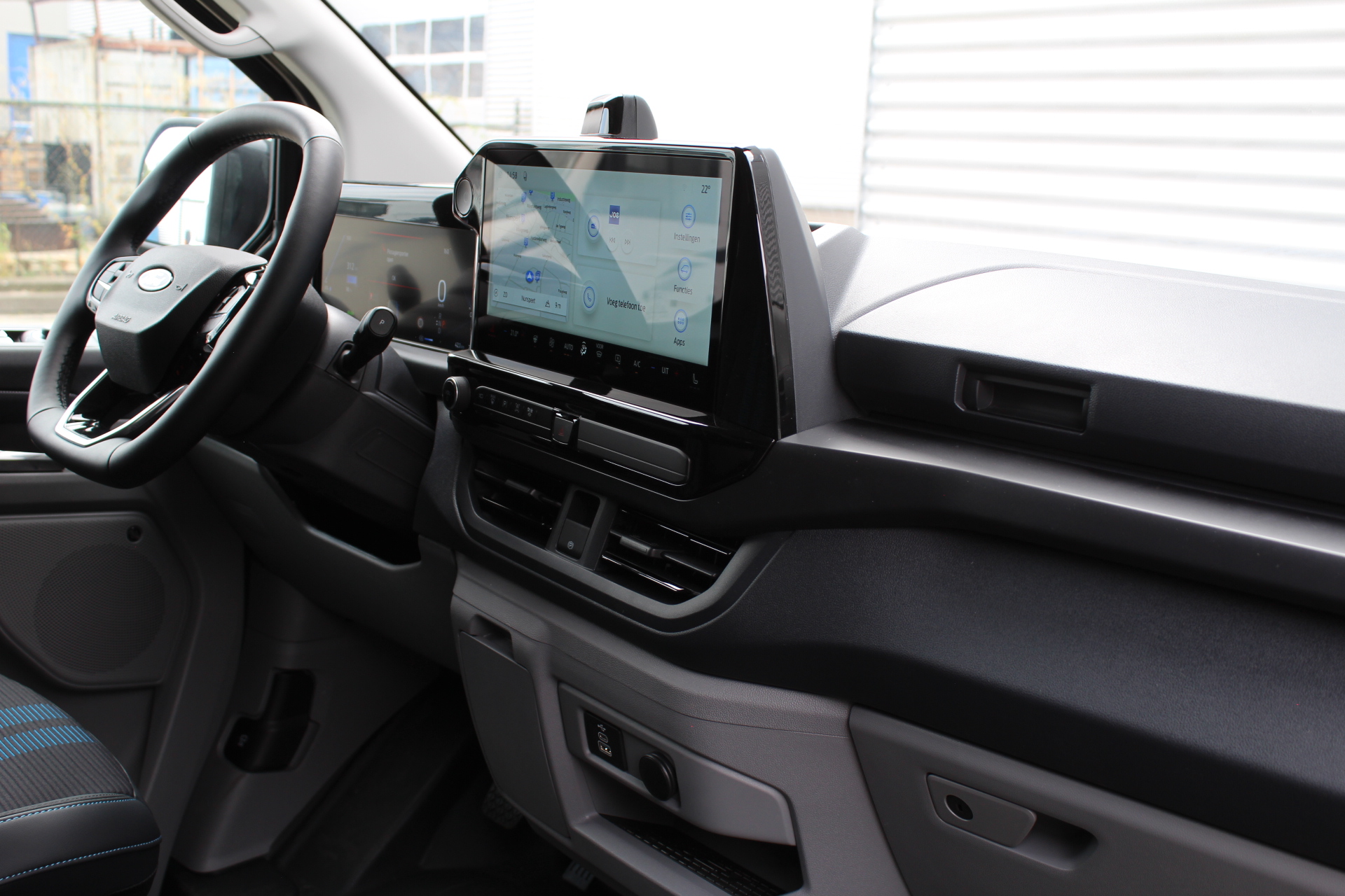 Ford E-Transit Custom