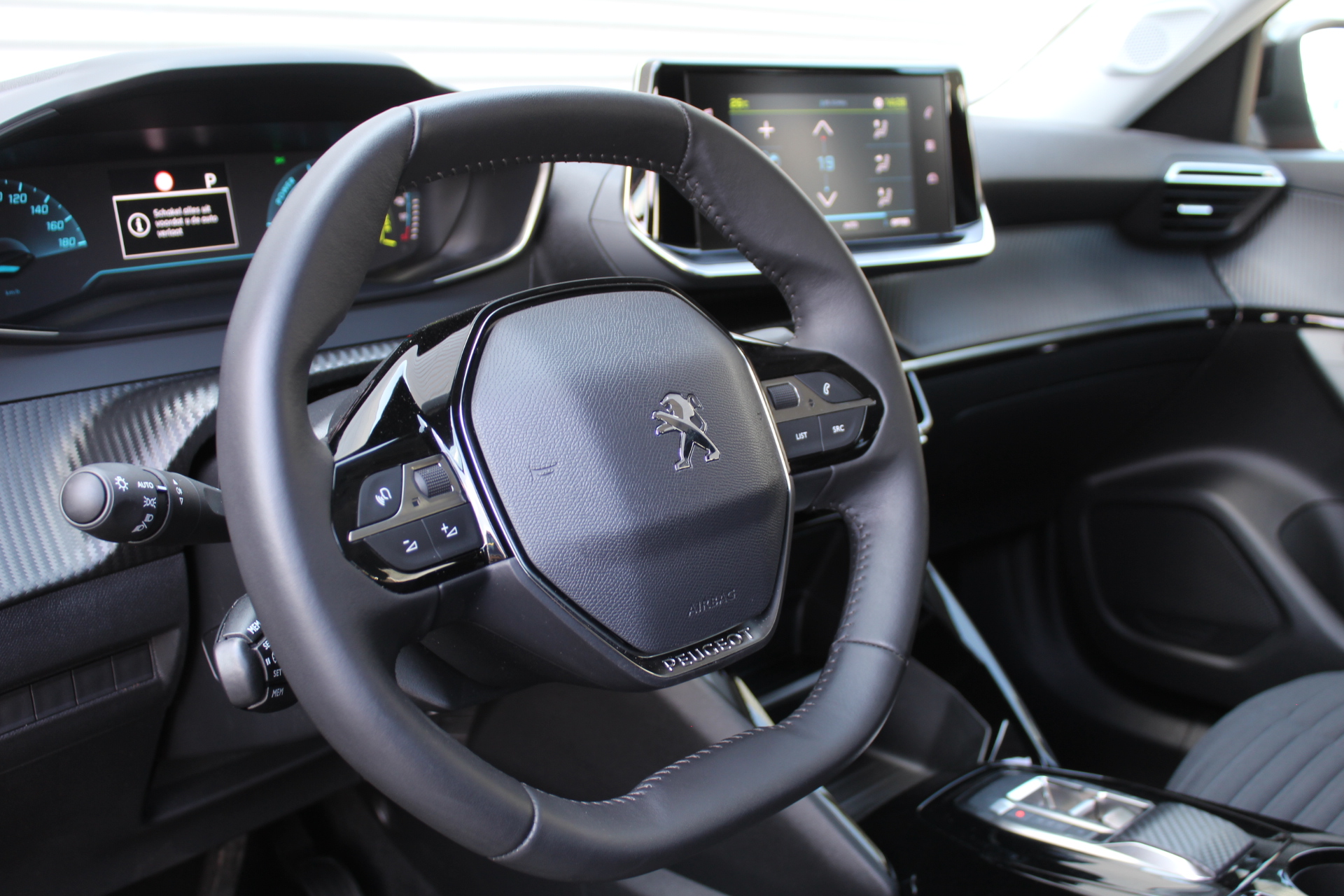 Peugeot e-2008