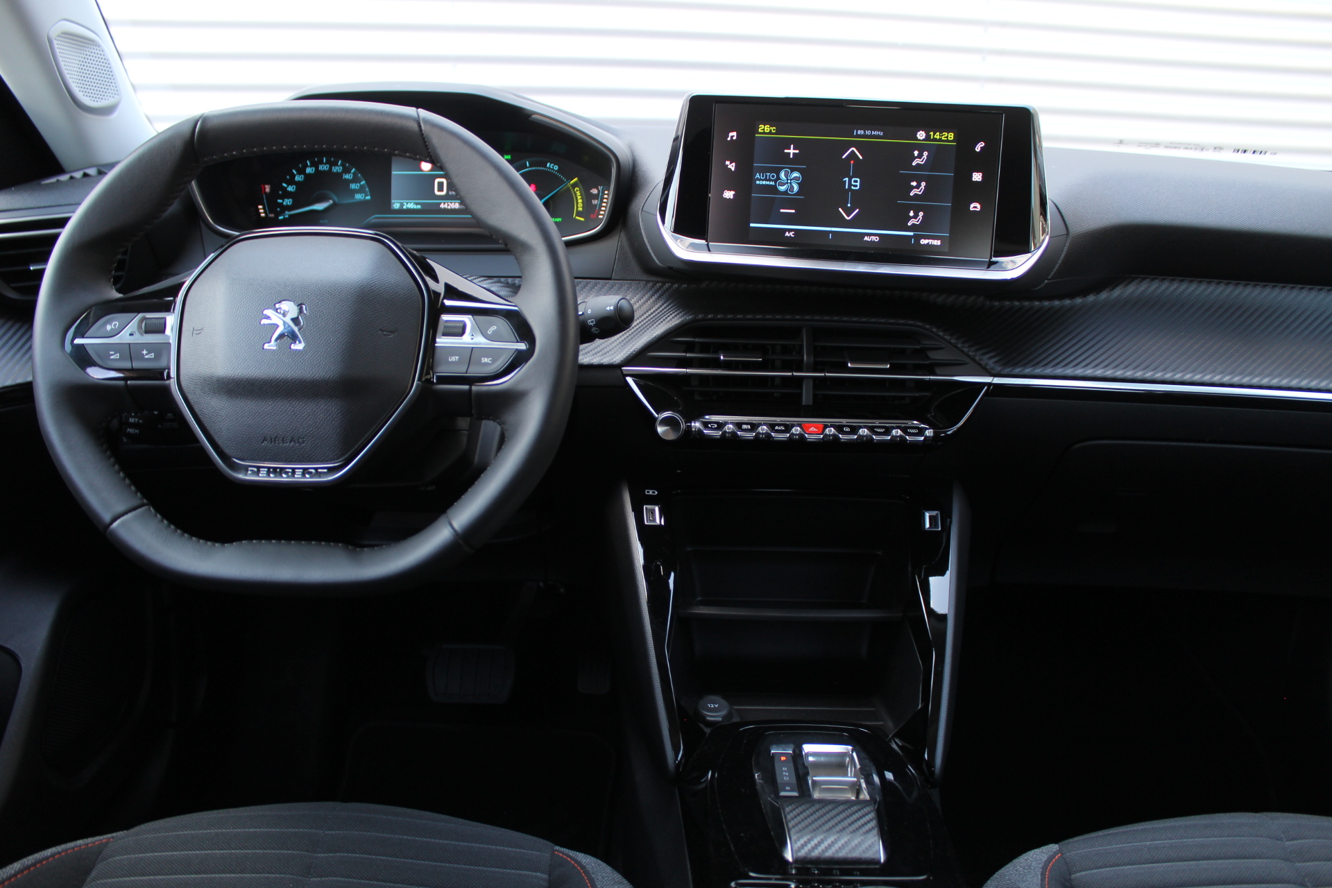 Peugeot e-2008