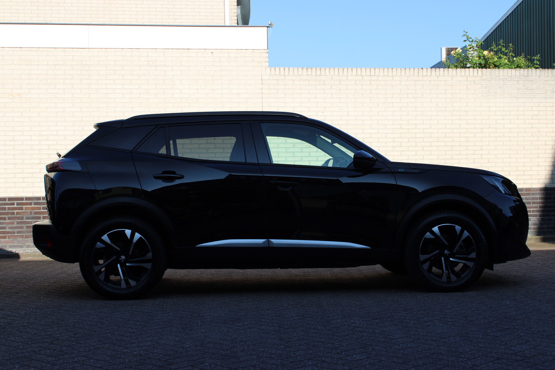 Peugeot e-2008