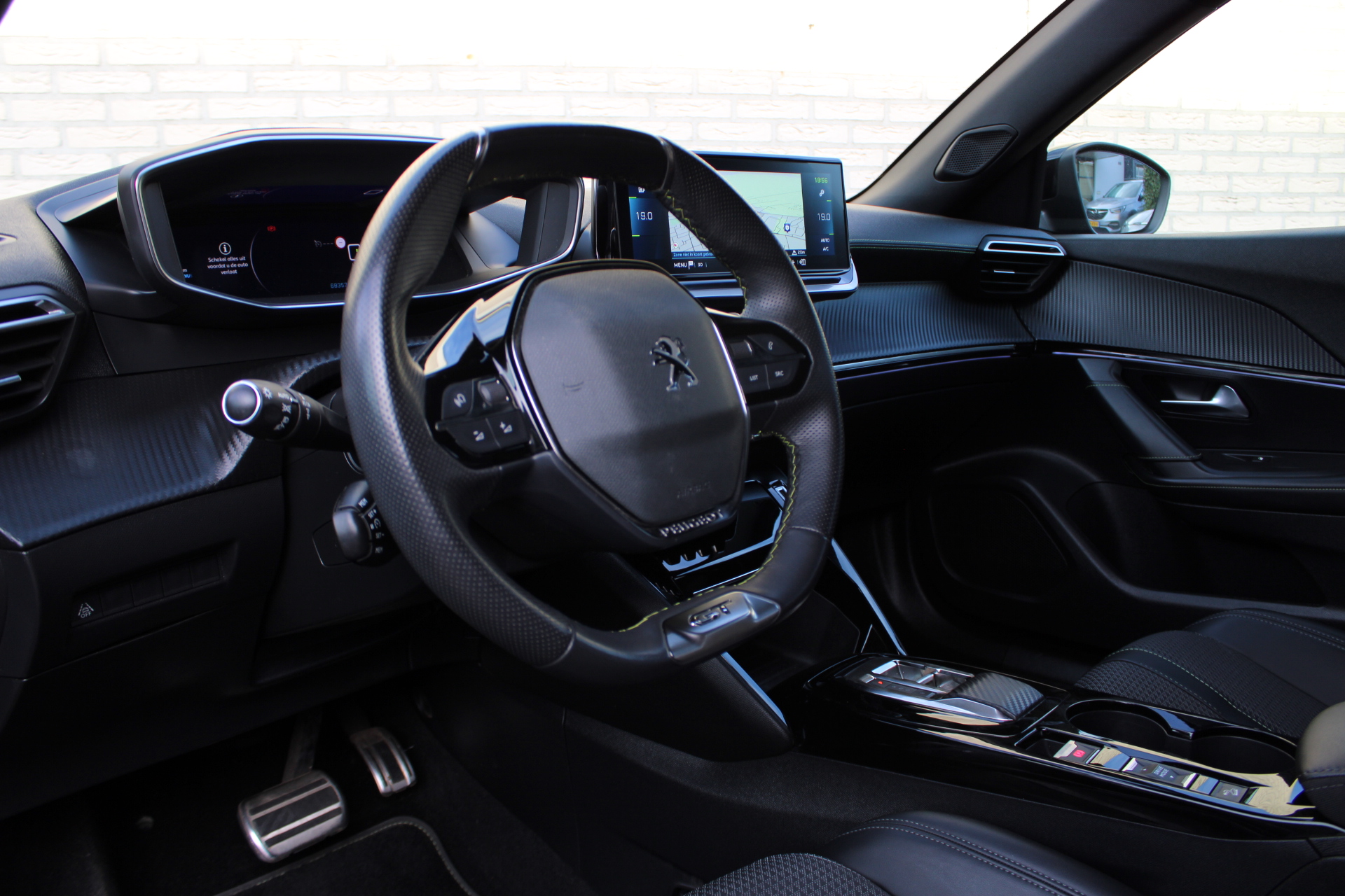 Peugeot e-2008