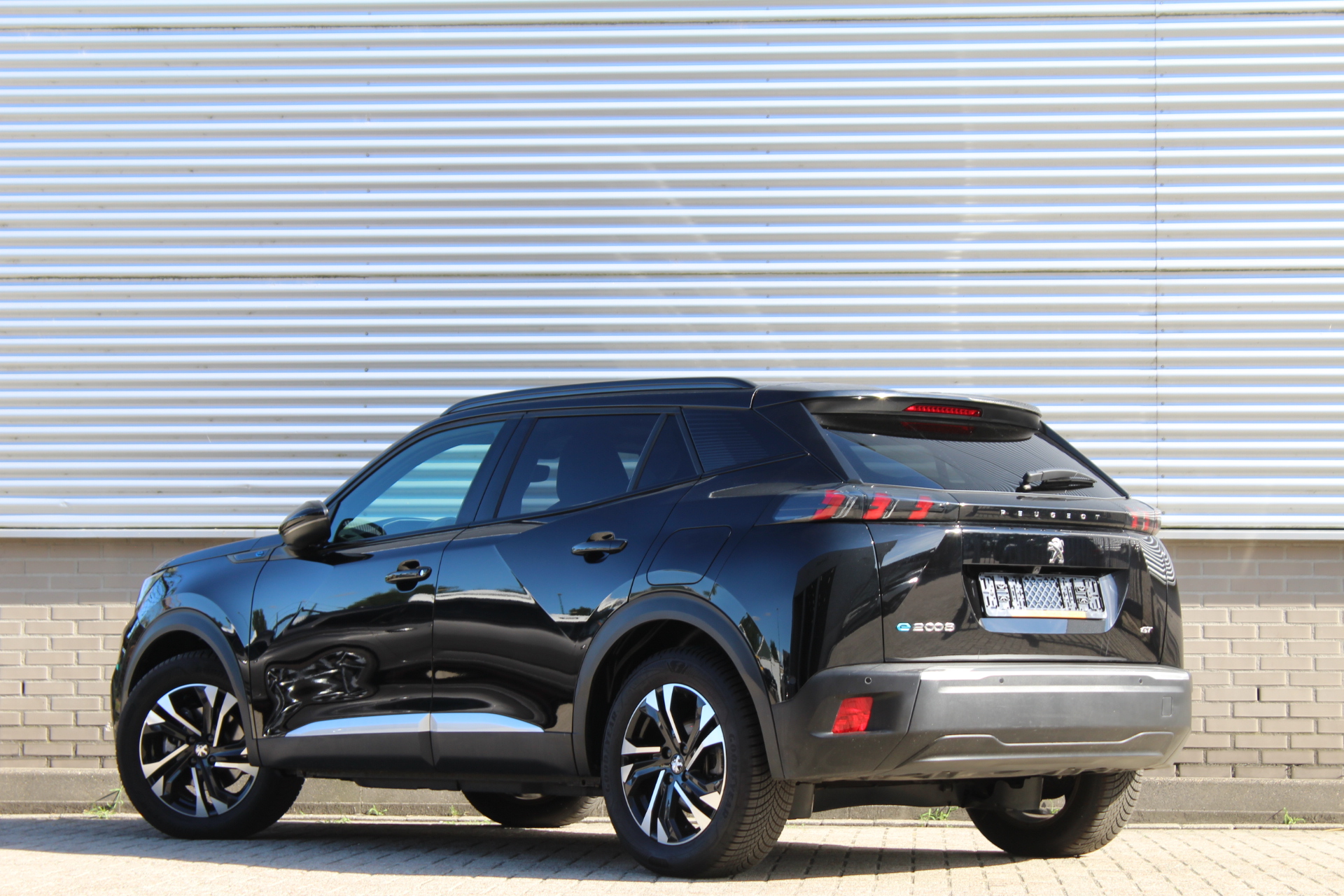 Peugeot e-2008