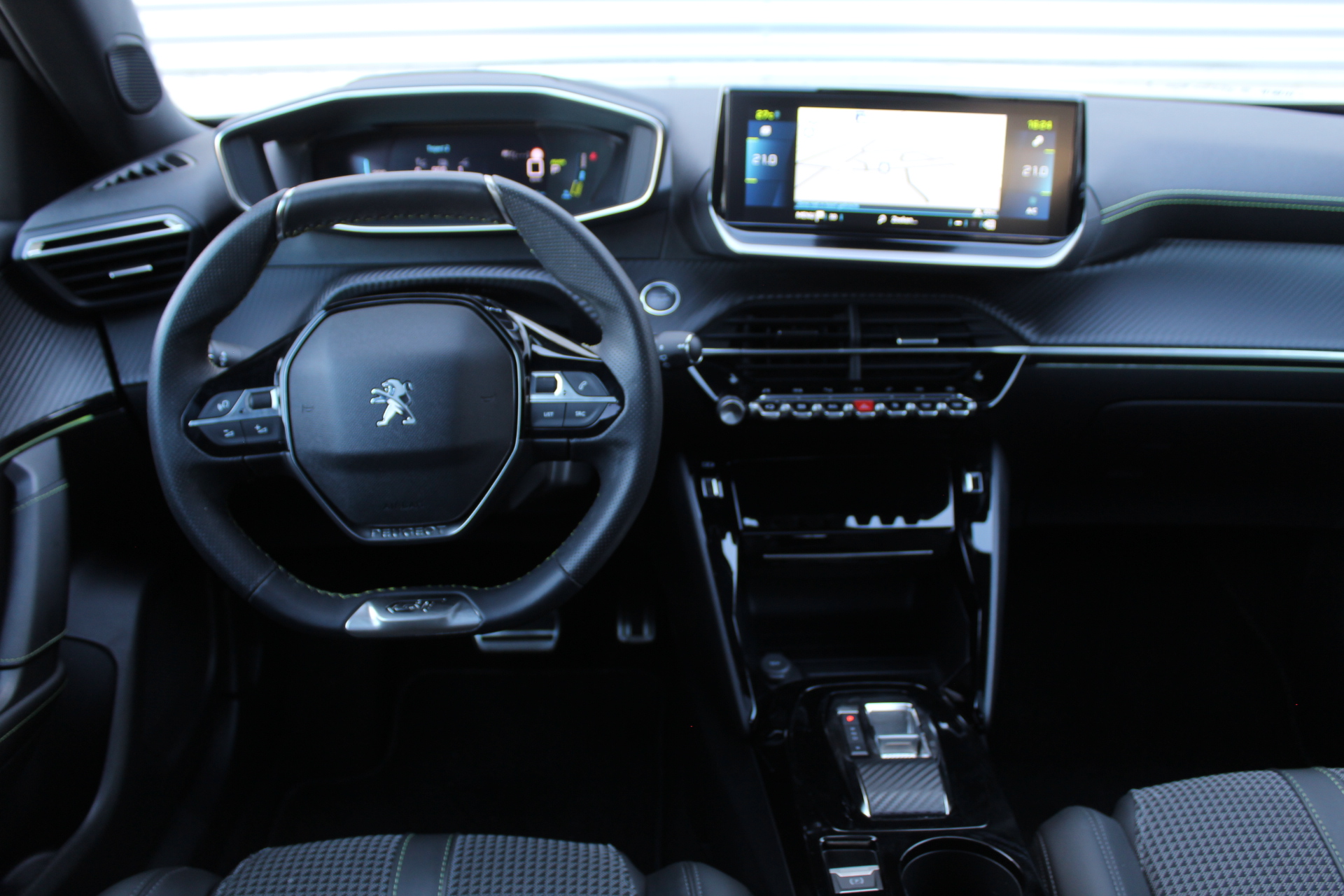Peugeot e-2008