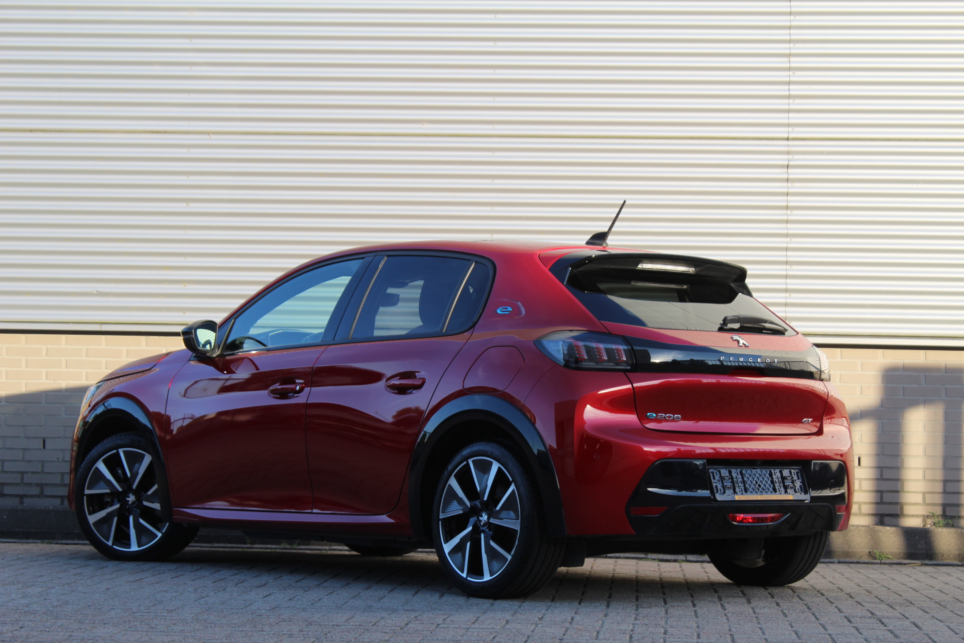 Peugeot e-208