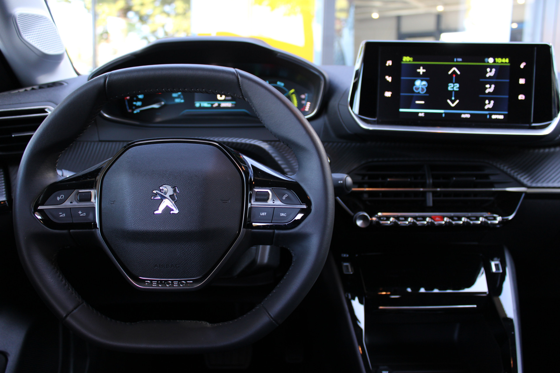 Peugeot e-208