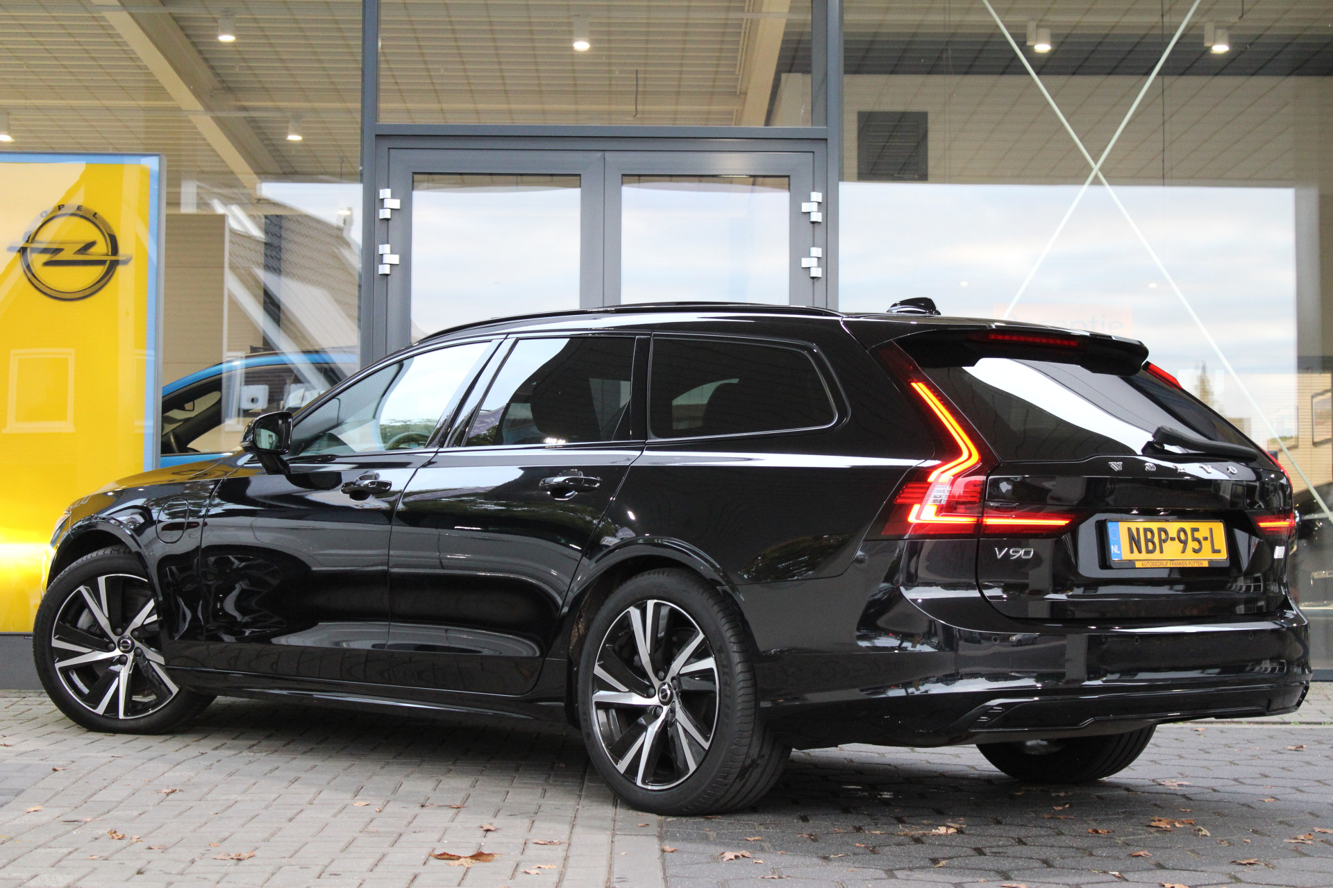 Volvo V90