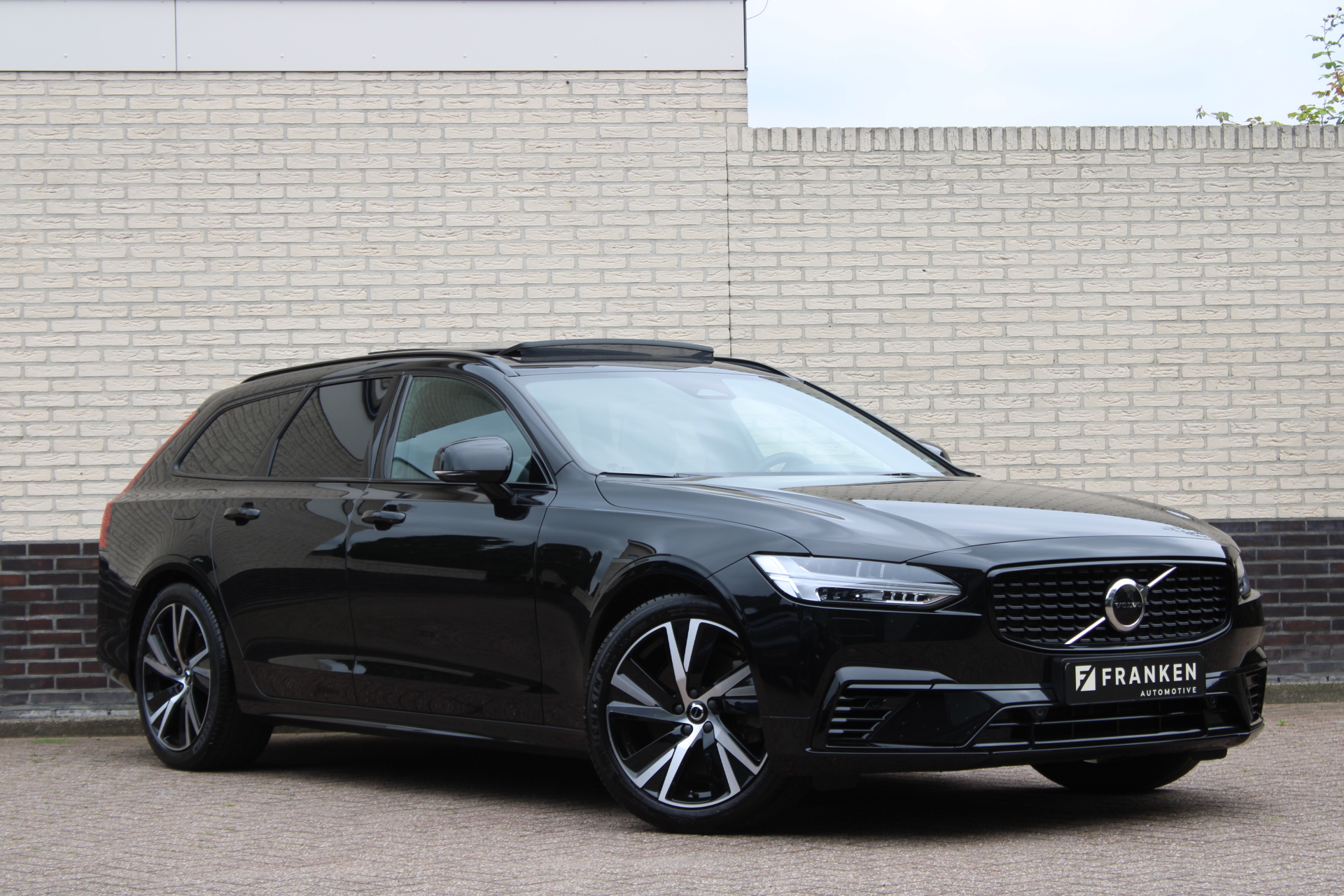 Volvo V90